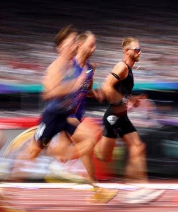 Josh Kerr of Great Britain on his way to winning the Mens 1 mile to set a new World record with a time of 3:42.66. The London Athletics Meet, Wanda Diamond League, London Stadium, London, UK - 18 Jul 2026London London Stadium United Kingdom  Copyright: xJamesxMarsh Shutterstockx 16996766cd