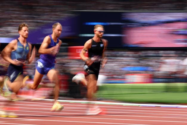 Josh Kerr of Great Britain on his way to winning the Mens 1 mile to set a new World record with a time of 3:42.66. The London Athletics Meet, Wanda Diamond League, London Stadium, London, UK - 18 Jul 2026London London Stadium United Kingdom  Copyright: xJamesxMarsh Shutterstockx 16996766cg