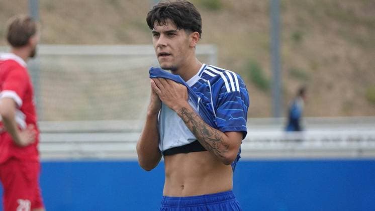 Fußball Testspiel Begegnung FC Schalke 04 U23 gegen TSV Steinbach Haiger ** NUR FÜR REDAKTIONELLE ZWECKE ** EDITORIAL USE ONLY **<p>FC-Spieler Gashi am Samstag, 18.07.2026 in der Fußball Testspiel Begegnung FC Schalke 04 U23 (blau) gegen TSV Steinbach Haiger auf dem Rasenplatz 4 am Parkstadion in Gelsenkirchen. Deutschland NRW Gelsenkirchen Copyright: MichaelxKorte *** FC Schalke 04 U23 vs. TSV Steinbach Haiger Friendly Match ** FOR EDITORIAL PURPOSES ONLY ** EDITORIAL USE ONLY ** p FC player Gashi on Saturday, July 18, 2026, during the soccer friendly match between FC Schalke 04 U23 (in blue) and TSV Steinbach Haiger on Field 4 at the Parkstadion in Gelsenkirchen, Germany (North Rhine-Westphalia), Gelsenkirchen. Copyright MichaelxKorte Copyright: MichaelxKorte doc86rryzj0t3o11asiw228p ,EDITORIAL USE ONLY