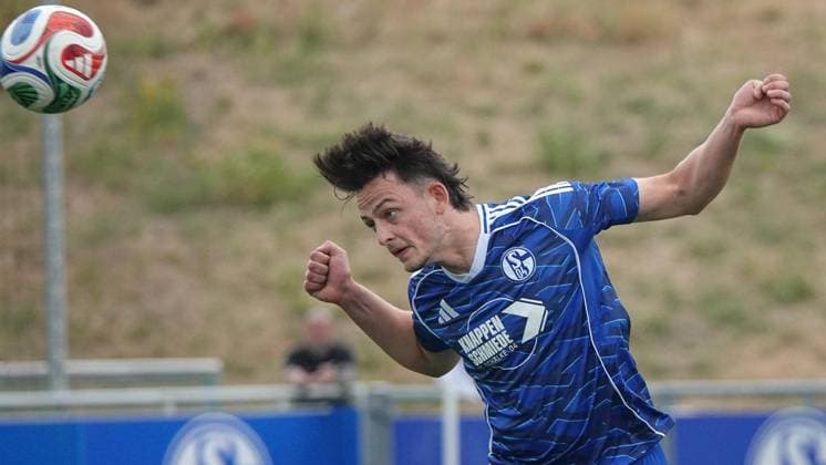 Fußball Testspiel Begegnung FC Schalke 04 U23 gegen TSV Steinbach Haiger ** NUR FÜR REDAKTIONELLE ZWECKE ** EDITORIAL USE ONLY **<p>FC-Spieler Zeil am Samstag, 18.07.2026 in der Fußball Testspiel Begegnung FC Schalke 04 U23 (blau) gegen TSV Steinbach Haiger auf dem Rasenplatz 4 am Parkstadion in Gelsenkirchen. Deutschland NRW Gelsenkirchen Copyright: MichaelxKorte *** FC Schalke 04 U23 vs. TSV Steinbach Haiger Friendly Match ** FOR EDITORIAL PURPOSES ONLY ** EDITORIAL USE ONLY ** p FC Schalke 04 U23 players on Saturday, July 18, 2026, during the soccer friendly match between FC Schalke 04 U23 (in blue) and TSV Steinbach Haiger on Field 4 at the Parkstadion in Gelsenkirchen, Germany (North Rhine-Westphalia), Gelsenkirchen. Copyright MichaelxKorte Copyright: MichaelxKorte doc86rryzp5e2o1mcpwqkqi ,EDITORIAL USE ONLY