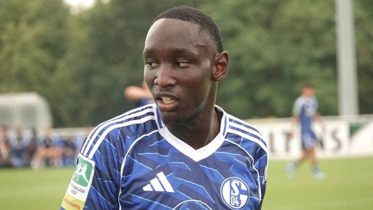 Fußball Testspiel Begegnung FC Schalke 04 U23 gegen TSV Steinbach Haiger ** NUR FÜR REDAKTIONELLE ZWECKE ** EDITORIAL USE ONLY **<p>FC-Spieler Ndiaye am Samstag, 18.07.2026 in der Fußball Testspiel Begegnung FC Schalke 04 U23 (blau) gegen TSV Steinbach Haiger auf dem Rasenplatz 4 am Parkstadion in Gelsenkirchen. Deutschland NRW Gelsenkirchen Copyright: MichaelxKorte *** FC Schalke 04 U23 vs. TSV Steinbach Haiger Friendly Match ** FOR EDITORIAL PURPOSES ONLY ** EDITORIAL USE ONLY ** p FC player Ndiaye on Saturday, July 18, 2026, during the soccer friendly match between FC Schalke 04 U23 (in blue) and TSV Steinbach Haiger on Field 4 at the Parkstadion in Gelsenkirchen, Germany (North Rhine-Westphalia), Gelsenkirchen. Copyright MichaelxKorte Copyright: MichaelxKorte doc86rrz0ikvdf15s7ghoa2 ,EDITORIAL USE ONLY