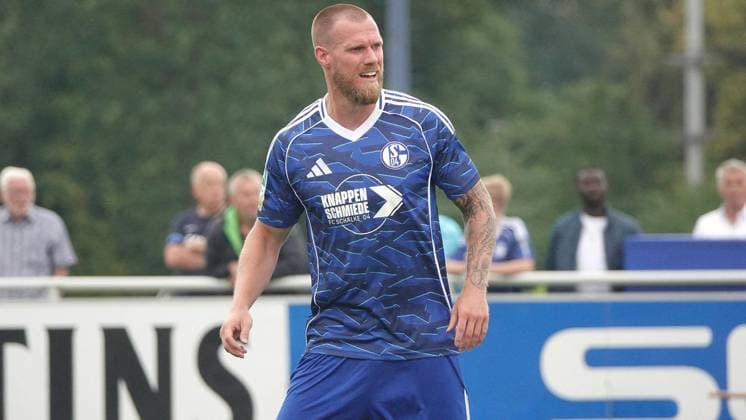 Fußball Testspiel Begegnung FC Schalke 04 U23 gegen TSV Steinbach Haiger ** NUR FÜR REDAKTIONELLE ZWECKE ** EDITORIAL USE ONLY **<p>FC-Spieler Kalas am Samstag, 18.07.2026 in der Fußball Testspiel Begegnung FC Schalke 04 U23 (blau) gegen TSV Steinbach Haiger auf dem Rasenplatz 4 am Parkstadion in Gelsenkirchen. Deutschland NRW Gelsenkirchen Copyright: MichaelxKorte *** FC Schalke 04 U23 vs. TSV Steinbach Haiger Friendly Match ** FOR EDITORIAL PURPOSES ONLY ** EDITORIAL USE ONLY ** p FC player Kalas on Saturday, July 18, 2026, during the soccer friendly match between FC Schalke 04 U23 (in blue) and TSV Steinbach Haiger on Field 4 at the Parkstadion in Gelsenkirchen, Germany (North Rhine-Westphalia), Gelsenkirchen. Copyright MichaelxKorte Copyright: MichaelxKorte doc86rrztoh6y116twg2oa2 ,EDITORIAL USE ONLY