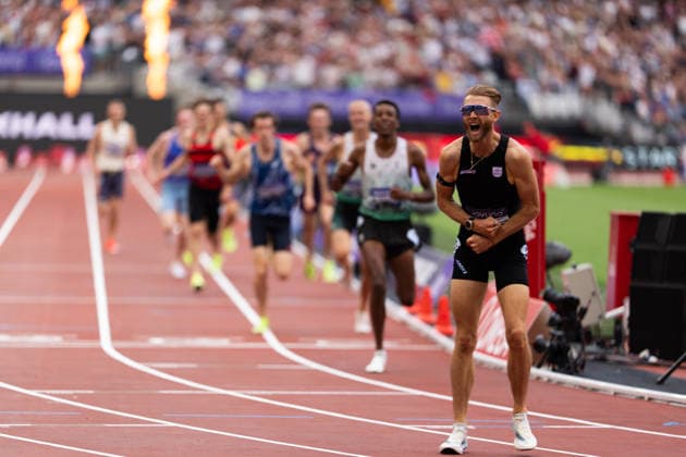 July 18, 2026, London, United Kingdom: Josh Kerr of Great Britain celebrates after winning the Emsley Carr Mile in a world record time of 3:42.66 during the Novuna London Athletics Meet at London Stadium. London United Kingdom - ZUMAh209 20260718_zsp_h209_004 Copyright: xAlixHabibx