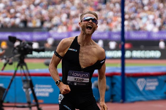 July 18, 2026, London, United Kingdom: Josh Kerr of Great Britain celebrates after winning the Emsley Carr Mile in a world record time of 3:42.66 during the Novuna London Athletics Meet at London Stadium. London United Kingdom - ZUMAh209 20260718_zsp_h209_009 Copyright: xAlixHabibx
