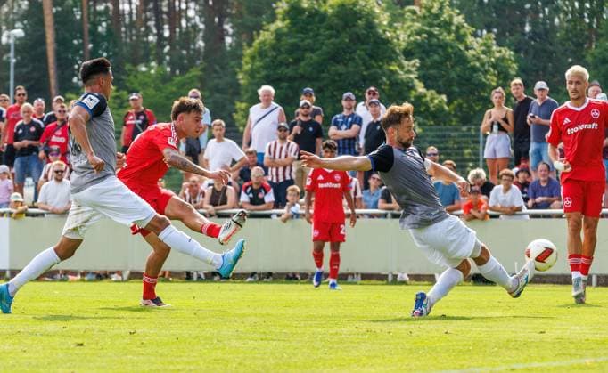 18.07.2026 - Fussball - Saison 2026 2027 - Testspiel Freundschaftsspiel Vorbereitungsspiel: 1. FC Nürnberg Nuernberg FCN ( Club ) - SV Waldhof Mannheim 07 - Sportfoto Zink DaMa - xdaxmax - Tor Treffer Torschuß zum 1:1 - Torschütze Javier Fernandez (8, 1. FC Nürnberg FCN ) *** July 18, 2026 Soccer Season 2026–2027 Exhibition Match Friendly Match Preseason Match 1 FC Nürnberg Nuremberg FCN Club SV Waldhof Mannheim 07 Sports Photo Zink DaMa xdaxmax Goal Shot on Goal for the 1–1 TGoal scorer: Javier Fernandez 8, 1 FC Nuremberg FCN