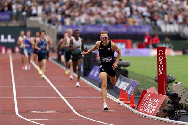 July 18, 2026, London, United Kingdom: Josh Kerr of Great Britain celebrates after winning the Emsley Carr Mile in a world record time of 3:42.66 during the Novuna London Athletics Meet at London Stadium. Athletics 2026: Novuna London Athletics Meet  - ZUMAh209 20260718_zsp_h209_002 Copyright: xAlixHabibx