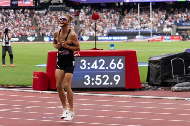 July 18, 2026, London, United Kingdom: Josh Kerr of Great Britain celebrates after winning the Emsley Carr Mile in a world record time of 3:42.66 during the Novuna London Athletics Meet at London Stadium. Athletics 2026: Novuna London Athletics Meet  - ZUMAh209 20260718_zsp_h209_003 Copyright: xAlixHabibx