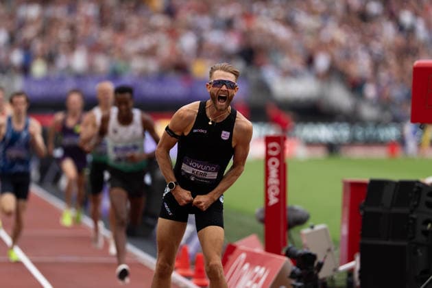 July 18, 2026, London, United Kingdom: Josh Kerr of Great Britain celebrates after winning the Emsley Carr Mile in a world record time of 3:42.66 during the Novuna London Athletics Meet at London Stadium. Athletics 2026: Novuna London Athletics Meet  - ZUMAh209 20260718_zsp_h209_007 Copyright: xAlixHabibx