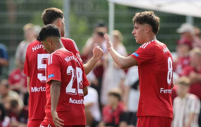 18.07.2026 - Fussball - Saison 2026 2027 - Testspiel Freundschaftsspiel Vorbereitungsspiel: 1. FC Nürnberg Nuernberg FCN ( Club ) - SV Waldhof Mannheim 07 - Sportfoto Zink DaMa - xdaxmax - Jubel Freude Torjubel nach Tor zum 1:1 - Javier Fernandez (8, 1. FC Nürnberg FCN ) und Mannschaft Team jubelt freut sich - Torschütze: Javier Fernandez (8, 1. FC Nürnberg FCN ) *** July 18, 2026 Soccer Season 2026–2027 Exhibition Match Friendly Match Preseason Match 1. FC Nürnberg (FCN) vs. SV Waldhof Mannheim 07 Sports Photo by Zink DaMa xdaxmax Celebration Joy Goal Celebration after scoring the 1st goal 1 by Javier Fernandez 8, 1 FC Nuremberg FCN and the team celebrating, delighted; goal scorer Javier Fernandez 8, 1 FC Nuremberg FCN