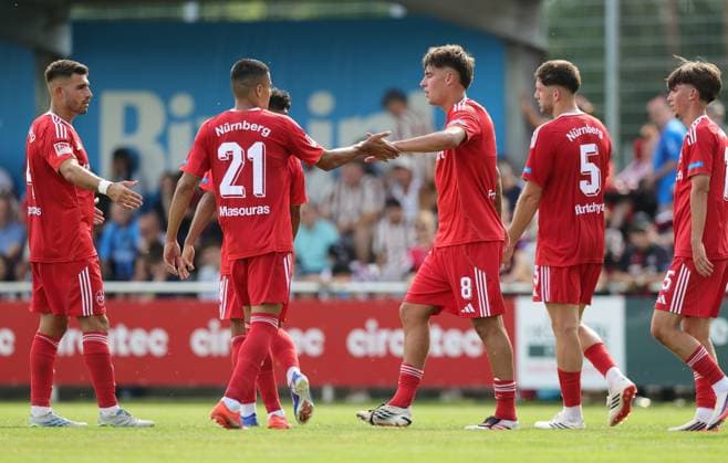 18.07.2026 - Fussball - Saison 2026 2027 - Testspiel Freundschaftsspiel Vorbereitungsspiel: 1. FC Nürnberg Nuernberg FCN ( Club ) - SV Waldhof Mannheim 07 - Sportfoto Zink DaMa - xdaxmax - Jubel Freude Torjubel nach Tor zum 1:1 - Javier Fernandez (8, 1. FC Nürnberg FCN ) und Mannschaft Team jubelt freut sich - Torschütze: Javier Fernandez (8, 1. FC Nürnberg FCN ) *** July 18, 2026 Soccer Season 2026–2027 Exhibition Match Friendly Match Preseason Match 1. FC Nürnberg (FCN) vs. SV Waldhof Mannheim 07 Sports Photo by Zink DaMa xdaxmax Celebration Joy Goal Celebration after scoring the 1st goal 1 by Javier Fernandez 8, 1 FC Nuremberg FCN and the team celebrating, delighted; goal scorer Javier Fernandez 8, 1 FC Nuremberg FCN