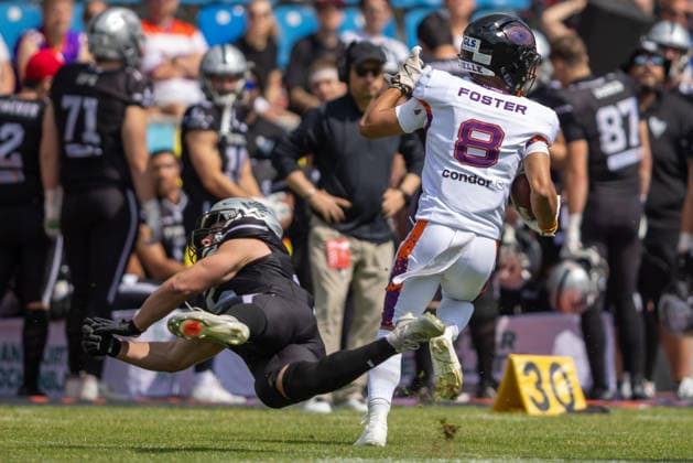 Tyler Foster (Frankfurt Galaxy, 08) runs with the ball, Frankfurt Galaxy vs Raiders Tirol, American Football, EFA, Week 10, 2026, 18.07.2026, Frankfurt a.M. PSD Bank Arena Germany Copyright: xFootxBowl BjörnxKecker_Keckenbax