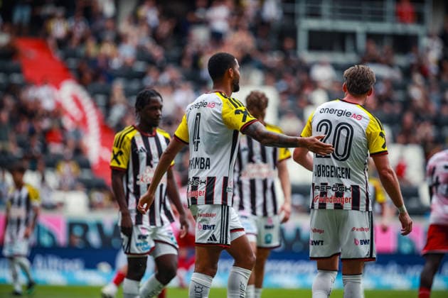 SOCCER - LASK vs Duesseldorf, test match LINZ,AUSTRIA,18.JUL.26 - SOCCER - ADMIRAL Bundesliga, 3. Liga, Linzer ASK vs Fortuna Duesseldorf, test match. Image shows the rejoicing of the team LASK.  GEPAxpictures xManuelxBinder