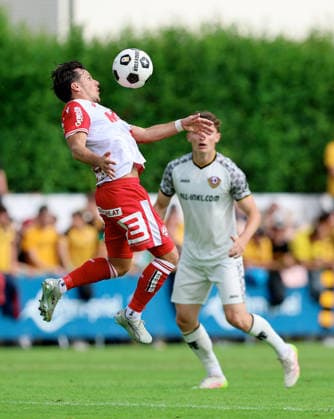 SOCCER - GAK vs Dresden, test match WINDISCHGARSTEN,AUSTRIA,18.JUL.26 - SOCCER - ADMIRAL Bundesliga, 2. DFL, 2. Deutsche Bundesliga, Grazer AK 1902 vs Dynamo Dresden, test match. Image shows Christian Lichtenberger (GAK) and Aaron Riedel (Dynamo Dresden).  GEPAxpictures xHansxOberlaender