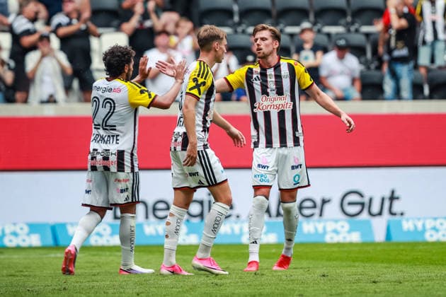 SOCCER - LASK vs Duesseldorf, test match LINZ,AUSTRIA,18.JUL.26 - SOCCER - ADMIRAL Bundesliga, 3. Liga, Linzer ASK vs Fortuna Duesseldorf, test match. Image shows the rejoicing of the team LASK.  GEPAxpictures xManuelxBinder