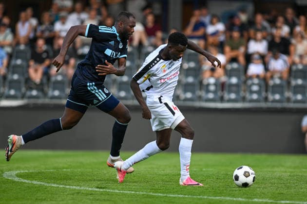 SOCCER - Altach vs Grasshoppers, test match ALTACH,AUSTRIA,18.JUL.26 - SOCCER - ADMIRAL Bundesliga, Super League, SCR Altach vs Grasshopper Club Zuerich, test match. Image shows Abdoulaye Diaby (Grashoppers) and Ousmane Diawara (Altach).  GEPAxpictures xOliverxLerch