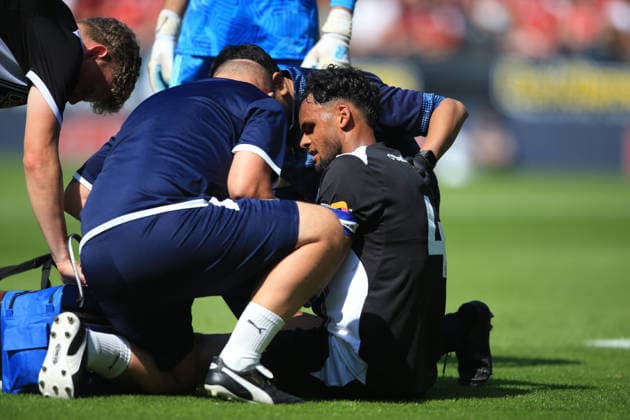 Jacob Bedeau of Notts County receives medical attention following a heavy clash in Nottingham Forest s goal area. Notts County v Nottingham Forest, Pre Season Friendly, Football, Meadow Lane, Nottingham, UK - 18 Jul 2026Nottingham Meadow Lane United Kingdom EDITORIAL USE ONLY No use with unauthorised audio, video, data, fixture lists, club league logos or live services. Online in-match use limited to 120 images, no video emulation. No use in betting, games or single club league player publications.  Copyright: xLindseyxParnaby Shutterstockx 16995430v