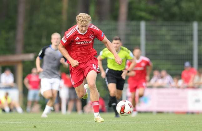 18.07.2026 - Fussball - Saison 2026 2027 - Testspiel Freundschaftsspiel Vorbereitungsspiel: 1. FC Nürnberg Nuernberg FCN ( Club ) - SV Waldhof Mannheim 07 - Sportfoto Zink DaMa - xdaxmax - Piet Scobel (19, 1. FC Nürnberg FCN ) - Freisteller Einzelbild *** July 18, 2026 Soccer Season 2026–2027 Exhibition Match Friendly Match Preseason Match 1 FC Nürnberg Nuremberg FCN Club SV Waldhof Mannheim 07 Sports Photo Zink DaMa xdaxmax Piet Scobel 19, 1 FC Nuremberg FCN Cutout Single Image