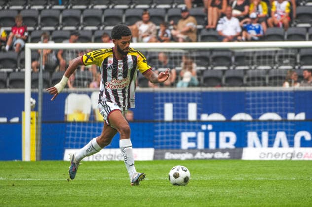 Fussball Österreich - 18.07.2026 - MatchPR Summer Series Upper Austria - Internationales Testspiel - LASK Linz vs. Fortuna Düsseldorf - Raiffeisen Arena (Linz, Österreich): Xavier Mbuyamba (LASK) *** Soccer Austria July 18, 2026 MatchPR Summer Series Upper Austria International Friendly LASK Linz vs. Fortuna Düsseldorf Raiffeisen Arena, Linz, Austria Xavier Mbuyamba LASK Copyright: xLukasxBierederx