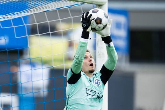 EINDHOVEN , 18-07-2026 , Jan Louwers Stadium , pre season 2026 2027 , Dutch Keukenkampioen divisie , football , match between FC Eindhoven and FC Den Bosch, picture shows FC Den Bosch keeper Pepijn van de Merbel saves during the match FC Eindhoven - FC Den Bosch Eindhoven - Den Bosch (friendly)  x205090313x Copyright: