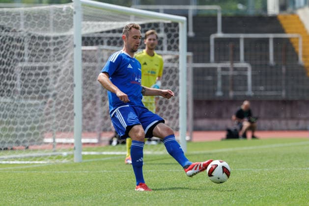 Jannik Schuster (17, BFV-Schwaben-Auswahl) beim Spiel zwischen FC Augsburg v BFV-Schwaben-Auswahl, Fussball, Herren, Bundesliga, 2026 2027, Testspiel am 18.07.2026 in Augsburg, Rosenaustadion. Bayern Deutschland *** Jannik Schuster, 17, BFV Schwaben Select Team, during the match between FC Augsburg and BFV Schwaben Select Team, soccer, men s, Bundesliga, 2026–2027, friendly match on July 18, 2026, in Augsburg, Rosenaustadion, Bavaria, Germany
