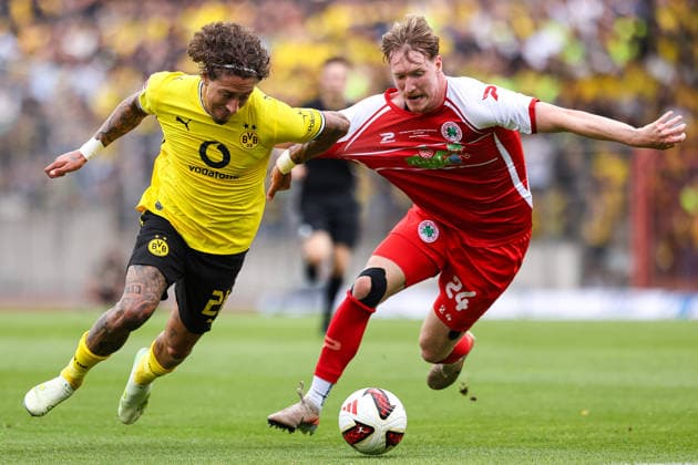 2026.07.18, xkwix, Fußball, Testspiel, Rot-Weiß Oberhausen - Borussia Dortmund, Stadion Niederrhein, Testspiel, Saison 2026 2027: Fabio Silva (Borussia Dortmund 21) im Zweikampf gegen Simon Ludwig (Rot-Weiß Oberhausen 24) DFB regulations prohibit any use of photographs as image sequences and or quasi-video. Photo: xKamilxWilkowskixPressefotoKochx Nordrhein-Westfalen Deutschland *** July 18, 2026, xkwix, Soccer, Friendly Match, Rot-Weiß Oberhausen vs. Borussia Dortmund, Niederrhein Stadium, Friendly Match, 2026–2027 season: Fabio Silva (Borussia Dortmund, No. 21) in a tackle against Simon Ludwig (Rot-Weiß Oberhausen, No. 24). DFB regulations prohibit any use of photographs as image sequences and or quasi-video. Photo: xKamilxWilkowskixPressefotoKochx, North Rhine-Westphalia, Germany