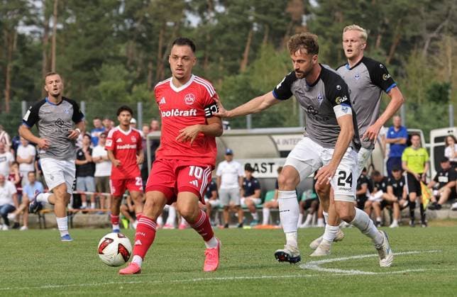 18.07.2026 - Fussball - Saison 2026 2027 - Testspiel Freundschaftsspiel Vorbereitungsspiel: 1. FC Nürnberg Nuernberg FCN ( Club ) - SV Waldhof Mannheim 07 - Sportfoto Zink DaMa - xdaxmax - Julian Justvan (10, 1. FC Nürnberg FCN ) Lukas Klünter Kluenter (24, SV Waldhof Mannheim 07 SVW07 ) *** July 18, 2026 Soccer Season 2026–2027 Exhibition Match Friendly Match Preseason Match 1 FC Nürnberg Nuremberg FCN Club SV Waldhof Mannheim 07 Sportfoto Zink DaMa xdaxmax Julian Justvan 10, 1 FC Nuremberg FCN Lukas Klünter Kluenter 24, SV Waldhof Mannheim 07 SVW07