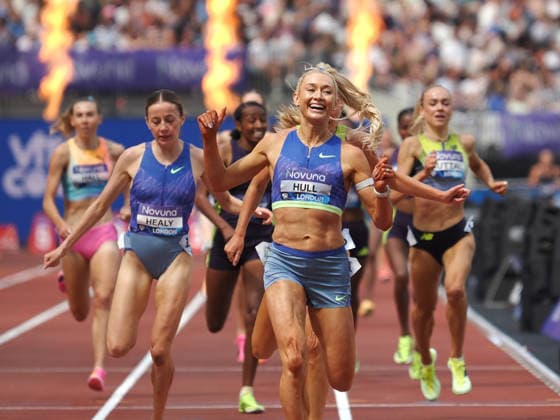 Jessica Hull crosses the line to win the women™s 3000m during the Diamond League Athletics at the London Stadium, Queen Elizabeth Olympic Park , London, England on 18 July 2026. Copyright: xPhilxHutchinsonx 45280047
