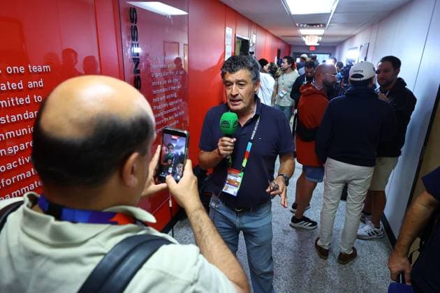 Media representatives seen working from crammed Media Centre while the heavy raining and lightnings passing by Spain Team Training, 2026 FIFA World Cup, WM, Weltmeisterschaft, Fussball New York, New Jersey, USA - 18 Jul 2026 New York (NY) United States of America  Copyright: xMichaelxZemanek Shutterstockx 16996220r