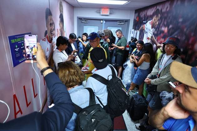Media representatives seen working from crammed Media Centre while the heavy raining and lightnings passing by Spain Team Training, 2026 FIFA World Cup, WM, Weltmeisterschaft, Fussball New York, New Jersey, USA - 18 Jul 2026 New York (NY) United States of America  Copyright: xMichaelxZemanek Shutterstockx 16996220s