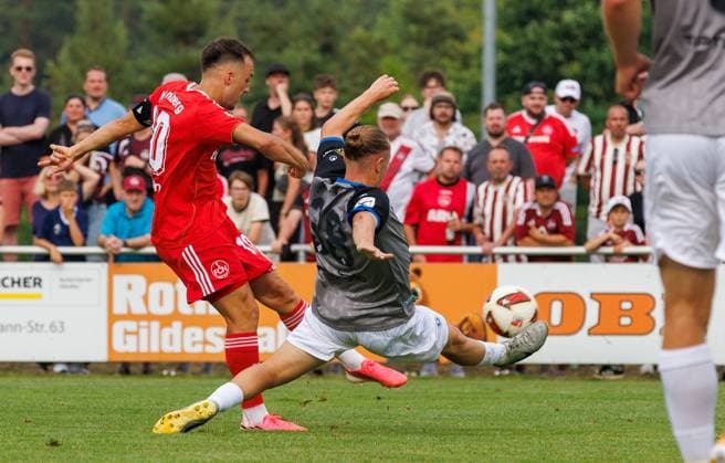18.07.2026 - Fussball - Saison 2026 2027 - Testspiel Freundschaftsspiel Vorbereitungsspiel: 1. FC Nürnberg Nuernberg FCN ( Club ) - SV Waldhof Mannheim 07 - Sportfoto Zink DaMa - xdaxmax - Julian Justvan (10, 1. FC Nürnberg FCN ) mit Torschuss *** July 18, 2026 Soccer Season 2026–2027 Exhibition Match Friendly Match Preseason Match 1 FC Nürnberg Nuremberg FCN Club SV Waldhof Mannheim 07 Sports Photo Zink DaMa xdaxmax Julian Justvan 10, 1 FC Nuremberg FCN taking a shot on goal