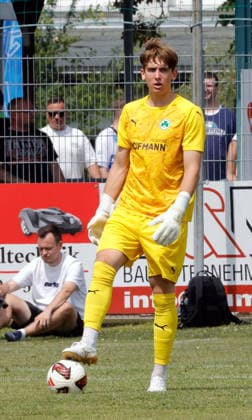 CFC vs Greuther Fürth U23 18.07.2026 Chemnitz, Stadion an der Irkutsker Straße, Fussball, Regionalliga Nordost, , Testspiel , CFC, CFC vs Greuther Fürth U23 Torwart Theo Menapace Chemnitz Sachsen BRD *** CFC vs. Greuther Fürth U23, July 18, 2026, Chemnitz, Stadion an der Irkutsker Straße, Sports, Soccer, Northeast Regional League, , Friendly Match, CFC, CFC vs. Greuther Fürth U23, Goalkeeper Theo Menapace, Chemnitz, Saxony, Germany