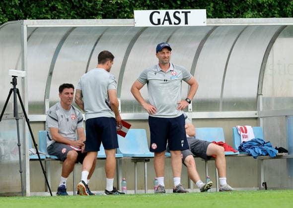 SOCCER - GAK vs Dresden, test match WINDISCHGARSTEN,AUSTRIA,18.JUL.26 - SOCCER - ADMIRAL Bundesliga, 2. DFL, 2. Deutsche Bundesliga, Grazer AK 1902 vs Dynamo Dresden, test match. Image shows head coach Ferdinand Feldhofer (GAK).  GEPAxpictures xHansxOberlaender