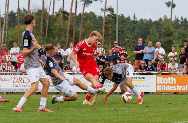 18.07.2026 - Fussball - Saison 2026 2027 - Testspiel Freundschaftsspiel Vorbereitungsspiel: 1. FC Nürnberg Nuernberg FCN ( Club ) - SV Waldhof Mannheim 07 - Sportfoto Zink DaMa - xdaxmax - Tor Treffer Torschuß zum 3:2 - Torschütze Piet Scobel (19, 1. FC Nürnberg FCN ) *** July 18, 2026 Soccer Season 2026–2027 Exhibition Match Friendly Match Preseason Match 1. FC Nürnberg (Nuremberg) FCN Club SV Waldhof Mannheim 07 Sports Photo Zink DaMa xdaxmax Goal Shot on Goal for the 3–2 TGoal scorer Piet Scobel 19, 1 FC Nuremberg FCN