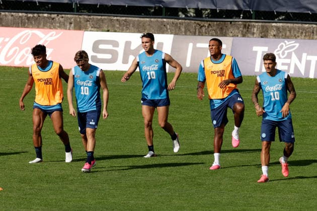 SSC Napoli preseason 2026-27 Napoli s Brazilian forward Alisson Santos, Napoli s Spanish defender Miguel Gutierrez, Napoli s Brazilian forward Giovane Santana do Nascimento, SSC Napoli™s Italian midfielder Michael Folorunsho and Napoli s Italian defender Giovanni Di Lorenzo during Second day SSC Napoli s 2026-27 preseason training camp in val di sole in Trentino, Dimaro Folgarida July, 18 2026. _BPH0837 Copyright: xAntonioxBalascox