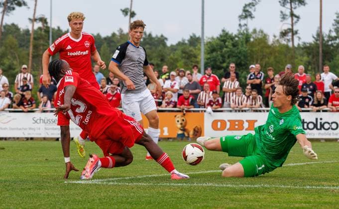 18.07.2026 - Fussball - Saison 2026 2027 - Testspiel Freundschaftsspiel Vorbereitungsspiel: 1. FC Nürnberg Nuernberg FCN ( Club ) - SV Waldhof Mannheim 07 - Sportfoto Zink DaMa - xdaxmax - Mohamed Ali Zoma (23, 1. FC Nürnberg FCN ) Thijmen Nijhuis (1, SV Waldhof Mannheim 07 SVW07 ) *** July 18, 2026 Soccer Season 2026–2027 Exhibition Match Friendly Match Preseason Match 1 FC Nürnberg (Nuremberg) FCN Club SV Waldhof Mannheim 07 Sports Photo Zink DaMa xdaxmax Mohamed Ali Zoma 23, 1 FC Nuremberg FCN Thijmen Nijhuis 1, SV Waldhof Mannheim 07 SVW07