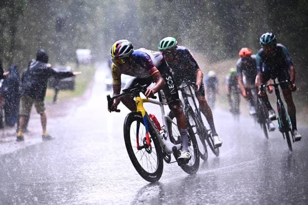 Sport Themen der Woche KW29 Sport Bilder des Tages Tour de France 2026 Stage 14 LE MARKSTEIN, FRANCE - JULY 18 : Bernal Egan (COL) of Netcompany INEOS in action during stage 14 of the 113rd edition of Tour de France an UCI World Tour 2.UWT cycling road race stage for Men Elite of 155 km with start in Mulhouse and finish in Le Markstein on July 18, 2026 in Le Markstein, France, 18 07 2026 ( Motordriver Kurt Vandenborre - Le Markstein France  Copyright: xGvgx