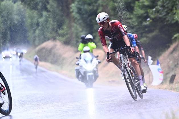 Tour de France 2026 Stage 14 LE MARKSTEIN, FRANCE - JULY 18 : Rider of Team Lotto Intermarche in action during stage 14 of the 113rd edition of Tour de France an UCI World Tour 2.UWT cycling road race stage for Men Elite of 155 km with start in Mulhouse and finish in Le Markstein on July 18, 2026 in Le Markstein, France, 18 07 2026 ( Motordriver Kurt Vandenborre - Le Markstein France  Copyright: xGvgx