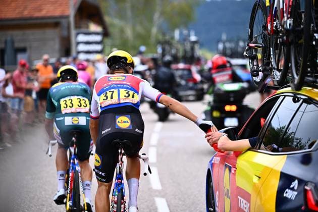 Tour de France 2026 Stage 14 LE MARKSTEIN, FRANCE - JULY 18 : Vacek Mathias (CZE) of Lidl - Trek in action with the team car during stage 14 of the 113rd edition of Tour de France an UCI World Tour 2.UWT cycling road race stage for Men Elite of 155 km with start in Mulhouse and finish in Le Markstein on July 18, 2026 in Le Markstein, France, 18 07 2026 ( Motordriver Kurt Vandenborre - Le Markstein France  Copyright: xGvgx