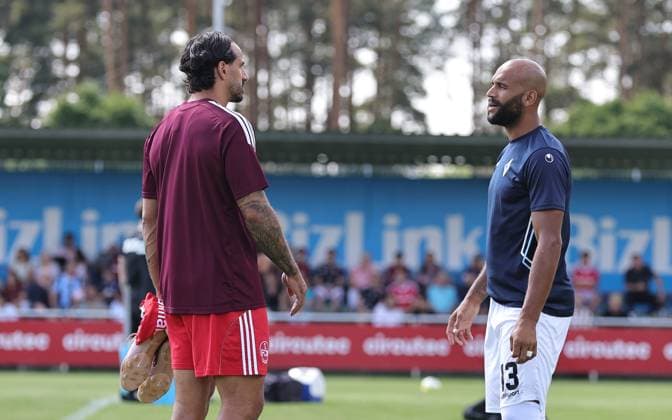 18.07.2026 - Fussball - Saison 2026 2027 - Testspiel Freundschaftsspiel Vorbereitungsspiel: 1. FC Nürnberg Nuernberg FCN ( Club ) - SV Waldhof Mannheim 07 - Sportfoto Zink DaMa - xdaxmax - Adriano Grimaldi (39, 1. FC Nürnberg FCN ) Terrence Boyd (13, SV Waldhof Mannheim 07 SVW07 ) unterhalten sich vor Spielbeginn *** July 18, 2026 Soccer Season 2026–2027 Exhibition Match Friendly Match Preseason Match 1 FC Nürnberg Nuremberg FCN Club SV Waldhof Mannheim 07 Sports Photo Zink DaMa xdaxmax Adriano Grimaldi 39, 1 FC Nuremberg FCN Terrence Boyd 13, SV Waldhof Mannheim 07 SVW07 chatting before kickoff