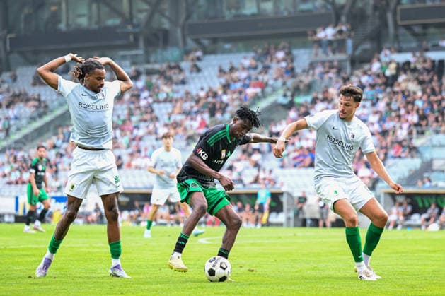 SOCCER - Wacker vs Chemie Leipzig, test match INNSBRUCK,AUSTRIA,18.JUL.26 - SOCCER - ADMIRAL 2.Liga, Regionalliga Nordost, FC Wacker Innsbruck vs BSG Chemie Leipzig, test match. Image shows Bradley Eyenga Lokilo (Chemie Leipzig), Mouhamed Sy (Wacker) and Lorenz Hollenbach (Chemie Leipzig).  GEPAxpictures xDanielxSchoenherr