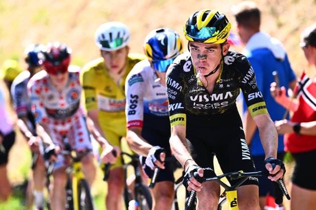 Tour de France 2026 Stage 14 LE MARKSTEIN, FRANCE - JULY 18 : Kuss Sepp (USA) of Team Visma Lease a Bike in action during stage 14 of the 113rd edition of Tour de France an UCI World Tour 2.UWT cycling road race stage for Men Elite of 155 km with start in Mulhouse and finish in Le Markstein on July 18, 2026 in Le Markstein, France, 18 07 2026 ( Motordriver Kurt Vandenborre - Le Markstein France  Copyright: xGvgx