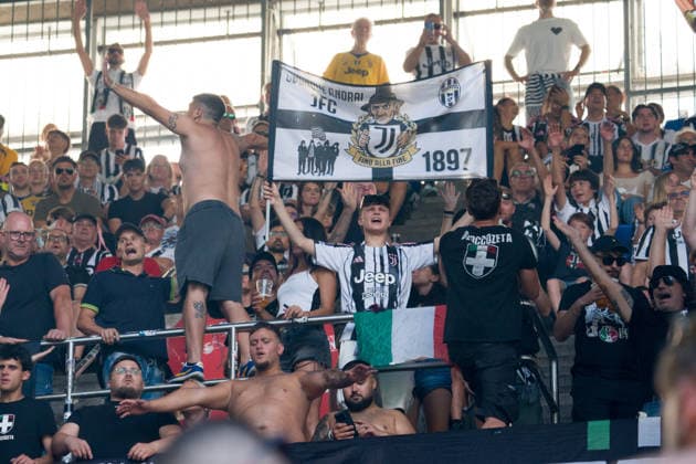BASEL, SWITZERLAND - JULY 18: Supporters of Juventus in action during the pre-season friendly match between FC Basel 1893 and Juventus at St. Jakob Stadium on July 18, 2026 in Basel, Switzerland. *** BASEL, SWITZERLAND, JULY 18 Juventus fans in action during the preseason friendly match between FC Basel 1893 and Juventus at St. Jakob Stadium on July 18, 2026, in Basel, Switzerland Copyright: xJustPictures.ch PascalxvonxBürenx jp-en-EuSpIm-Pavo_Fotografie-05902