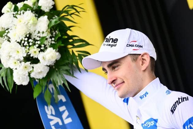 Tour de France 2026 Stage 14 LE MARKSTEIN, FRANCE - JULY 18 : Seixas Paul (FRA) of Decathlon CMA CGM Team on the podium wearing the white jersey during stage 14 of the 113rd edition of Tour de France an UCI World Tour 2.UWT cycling road race stage for Men Elite of 155 km with start in Mulhouse and finish in Le Markstein on July 18, 2026 in Le Markstein, France, 18 07 2026 ( Motordriver Kurt Vandenborre - Le Markstein France  Copyright: xPeterxDexVoechtx