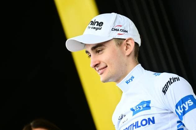 Tour de France 2026 Stage 14 LE MARKSTEIN, FRANCE - JULY 18 : Seixas Paul (FRA) of Decathlon CMA CGM Team on the podium wearing the white jersey during stage 14 of the 113rd edition of Tour de France an UCI World Tour 2.UWT cycling road race stage for Men Elite of 155 km with start in Mulhouse and finish in Le Markstein on July 18, 2026 in Le Markstein, France, 18 07 2026 ( Motordriver Kurt Vandenborre - Le Markstein France  Copyright: xPeterxDexVoechtx