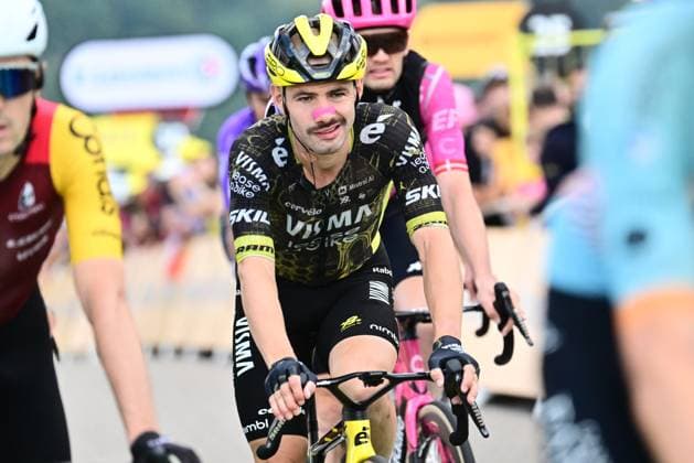 Tour de France 2026 Stage 14 LE MARKSTEIN, FRANCE - JULY 18 : Campenaerts Victor (BEL) of Team Visma Lease a Bike at the finish line during stage 14 of the 113rd edition of Tour de France an UCI World Tour 2.UWT cycling road race stage for Men Elite of 155 km with start in Mulhouse and finish in Le Markstein on July 18, 2026 in Le Markstein, France, 18 07 2026 ( Motordriver Kurt Vandenborre - Le Markstein France  Copyright: xPeterxDexVoechtx