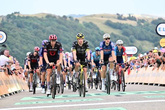 Tour de France 2026 Stage 14 LE MARKSTEIN, FRANCE - JULY 18 : Rider of Tudor Pro Cycling Team, Team Visma Lease a Bike at the finish line during stage 14 of the 113rd edition of Tour de France an UCI World Tour 2.UWT cycling road race stage for Men Elite of 155 km with start in Mulhouse and finish in Le Markstein on July 18, 2026 in Le Markstein, France, 18 07 2026 ( Motordriver Kurt Vandenborre - Le Markstein France  Copyright: xPeterxDexVoechtx