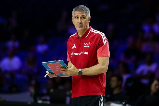 Turkiye v Slovenia - Men s Volleyball Nations League BELGRADE, SERBIA - JULY 18: Head coach of Turkiye, Slobodan Kovac follows the Men s Volleyball Nations League match between Turkiye and Slovenia in Belgrade, Serbia on July 18, 2026. Filip Stevanovic Anadolu Belgrade Serbia. Editorial use only. Please get in touch for any other usage.  Copyright: x2026xAnadoluxFilipxStevanovicx