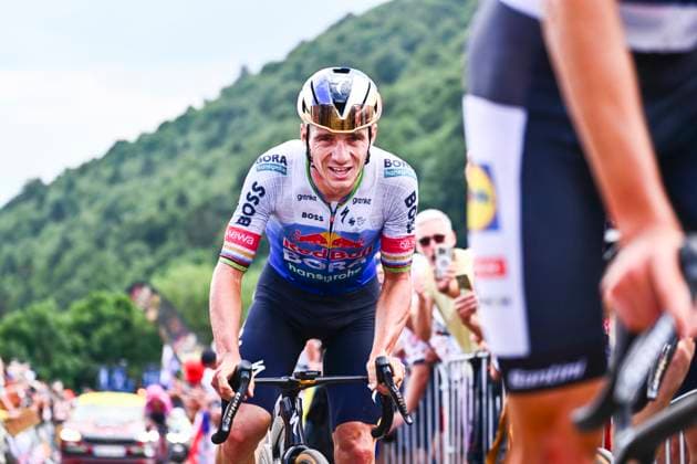 Tour de France 2026 Stage 14 LE MARKSTEIN, FRANCE - JULY 18 : Evenepoel Remco (BEL) of Red Bull BORA Hansgrohe in action during stage 14 of the 113rd edition of Tour de France an UCI World Tour 2.UWT cycling road race stage for Men Elite of 155 km with start in Mulhouse and finish in Le Markstein on July 18, 2026 in Le Markstein, France, 18 07 2026 ( Motordriver Kurt Vandenborre - Le Markstein France  Copyright: xGvgx