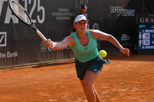 TENNIS - International Tennis Tournament - ATV Bancomat Tennis Open - Semifinals Photo by IPA ABACAPRESS.COM86783901 - Nuria Brancaccio of Italy faces Lucia Bronzetti of Italy during the semifinal match at the ATV Bancomat Tennis Open WTA, Tennis Damen 125 at the Antico Tiro a Volo Club on July 18, 2026, in Rome, Italy. (Photo by Roberto Bettacchi) Rome Italy  Copyright: xIPAxSport ABACAx