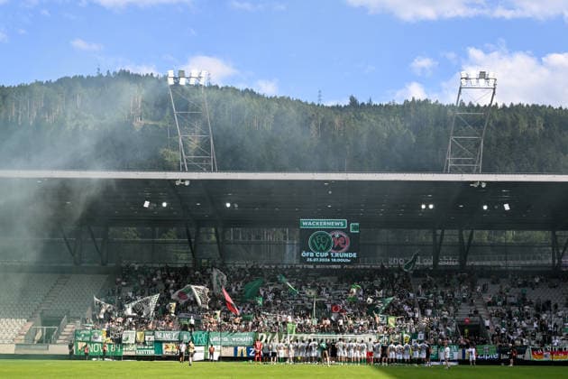 SOCCER - Wacker vs Chemie Leipzig, test match INNSBRUCK,AUSTRIA,18.JUL.26 - SOCCER - ADMIRAL 2.Liga, Regionalliga Nordost, FC Wacker Innsbruck vs BSG Chemie Leipzig, test match. Image shows BSG Chemie Leipzig and fans.  GEPAxpictures xDanielxSchoenherr